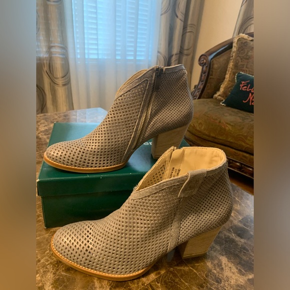 Paul Green Cougar Bootie Size 9 Smoke Brushed Metallic - Picture 5 of 8